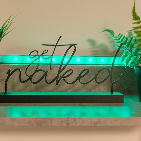 Luxe Maisonette- Parking, 4K Tvs, Leds, Local Snacks And More! Bath Exteriör bild