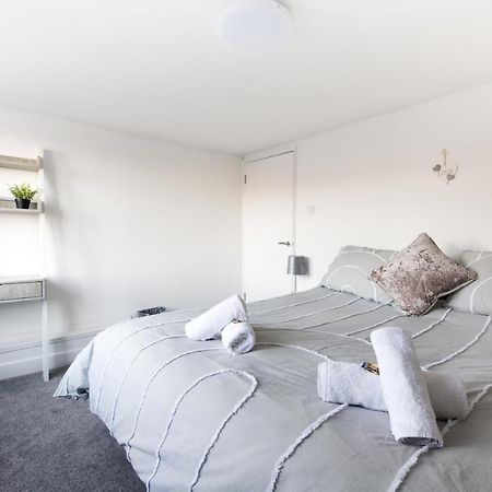 Luxe Maisonette- Parking, 4K Tvs, Leds, Local Snacks And More! Bath Exteriör bild