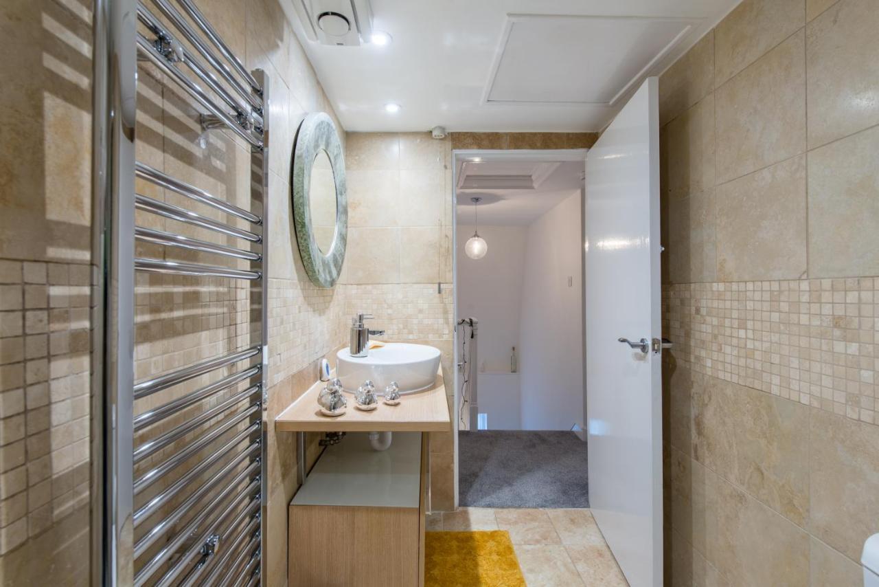 Luxe Maisonette- Parking, 4K Tvs, Leds, Local Snacks And More! Bath Exteriör bild